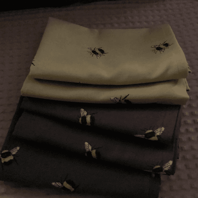 Bee teatowel x1
