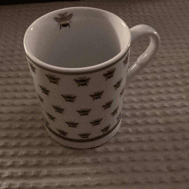 Bee mug